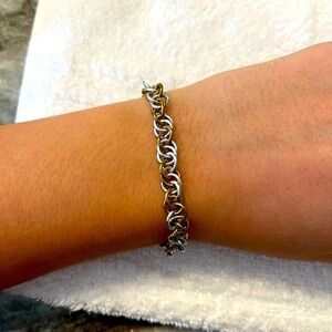 Two-toned bracelet - gold & silver. Twist rope.
Casual. Fun. Perfect gift.